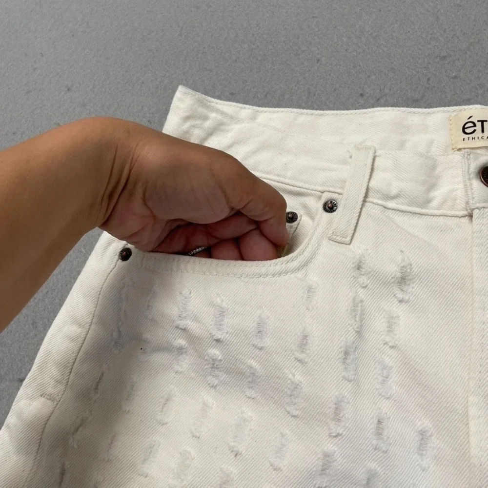 Etica Narin Relaxed Long Short Womens 27 4 White Laser Vortex Distressed New